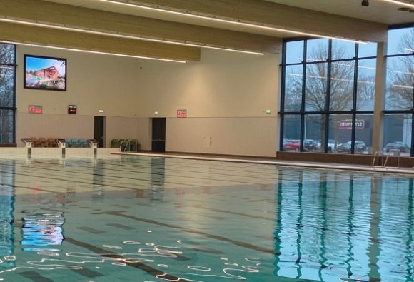 New swimming centre equipped with movable floor and bulkhead